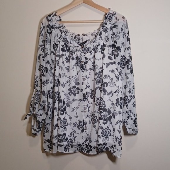 Adrienne Vittadini  White Floral Blouse - Picture 2 of 8